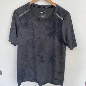 Nike Dri Fit Run Division Rise 365 Short Sleeve Running Tshirt XL